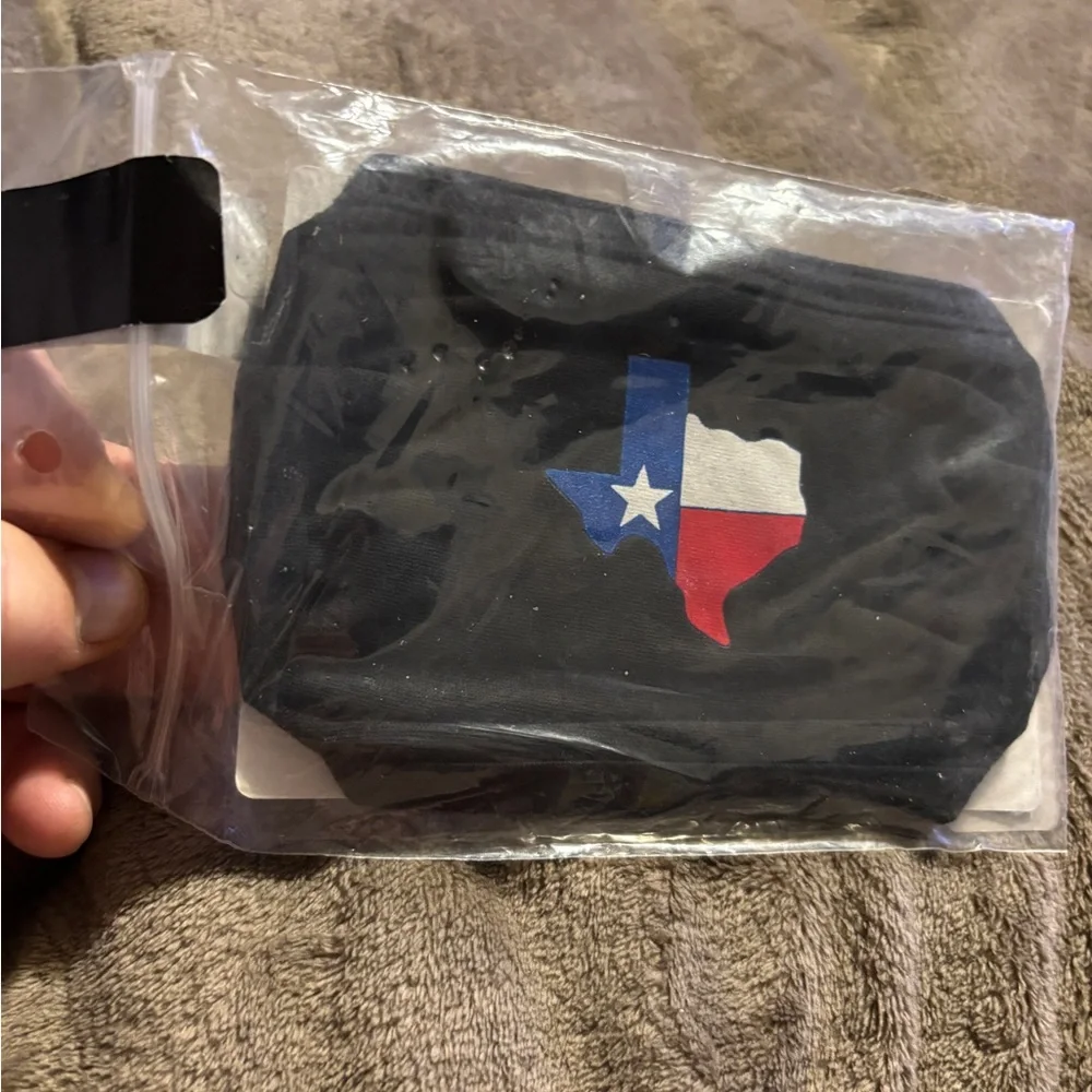 Texas Flag 3-Face Masks Sealed . New